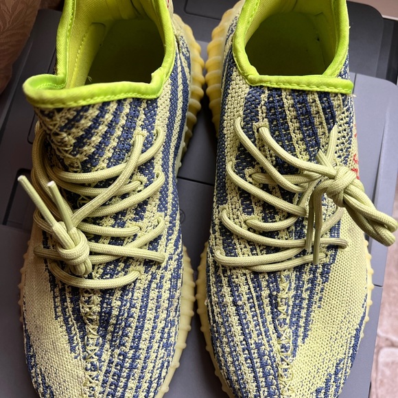 Adidas Yeezy Boost 350 - Picture 1 of 5